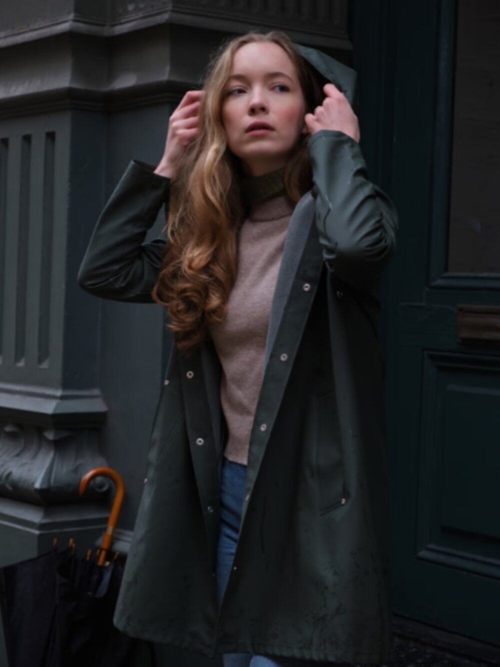 NWT STUTTERHEIM Mosebacke Lightweight Raincoat Green